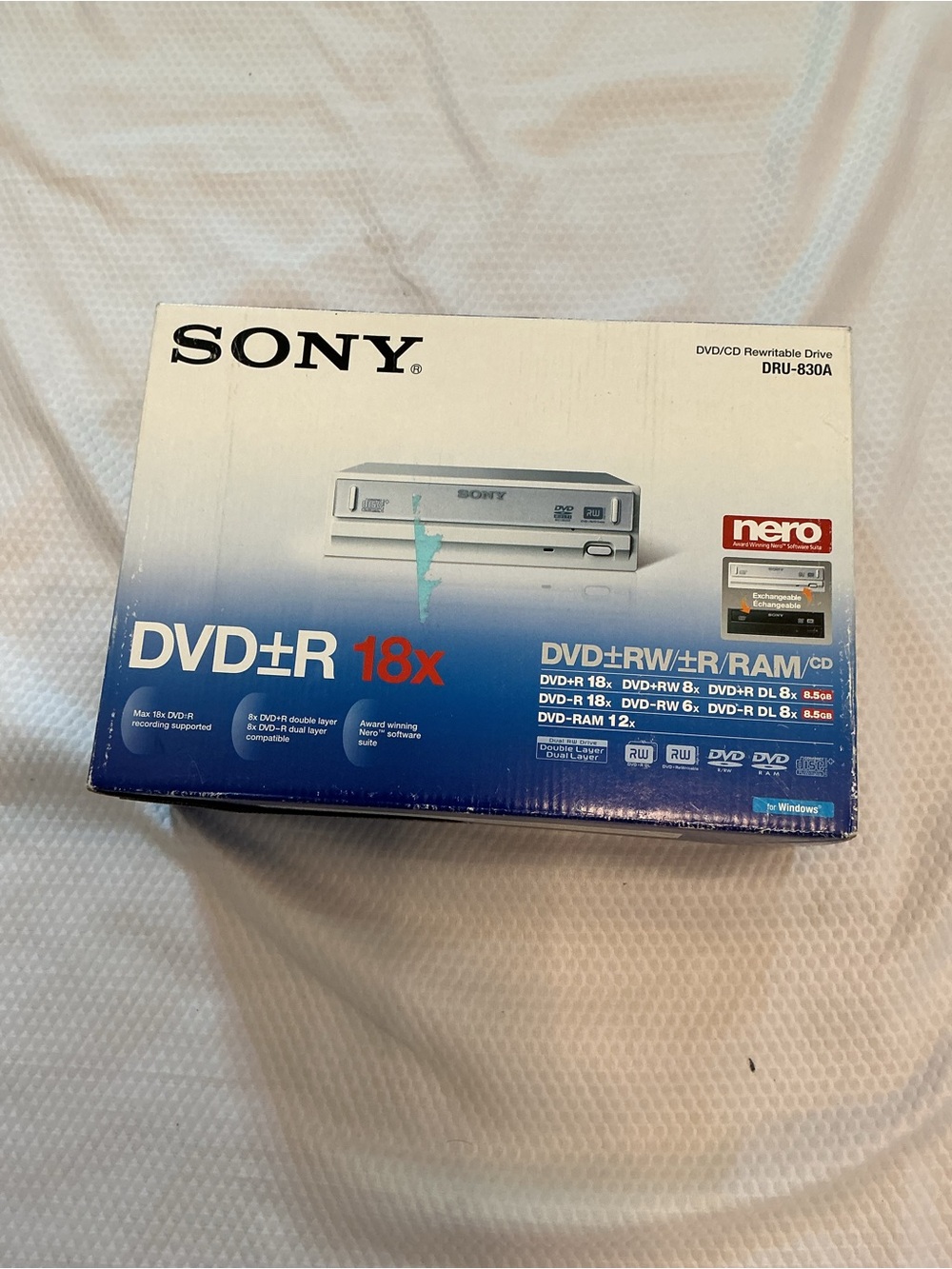Sony DVD+R 18x Internal Drive Boxed - White & Blue